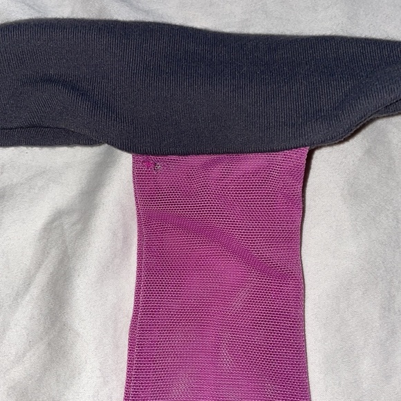 Lululemon tank top scoop neck - Picture 5 of 8